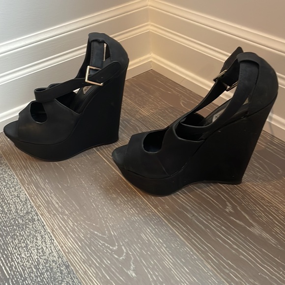 Steve Madden Black Wedges - Picture 5 of 5